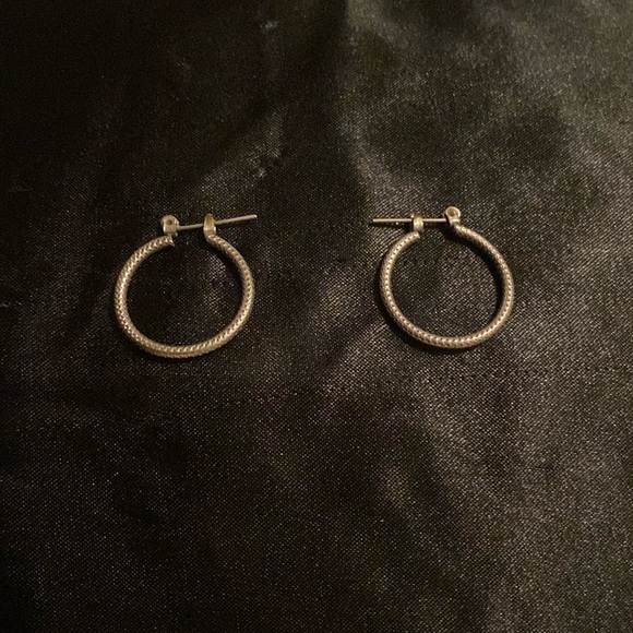 Simple Classic Textured Silver-Tone Small Hoop Earrings Costume Jewelry - Picture 1 of 6